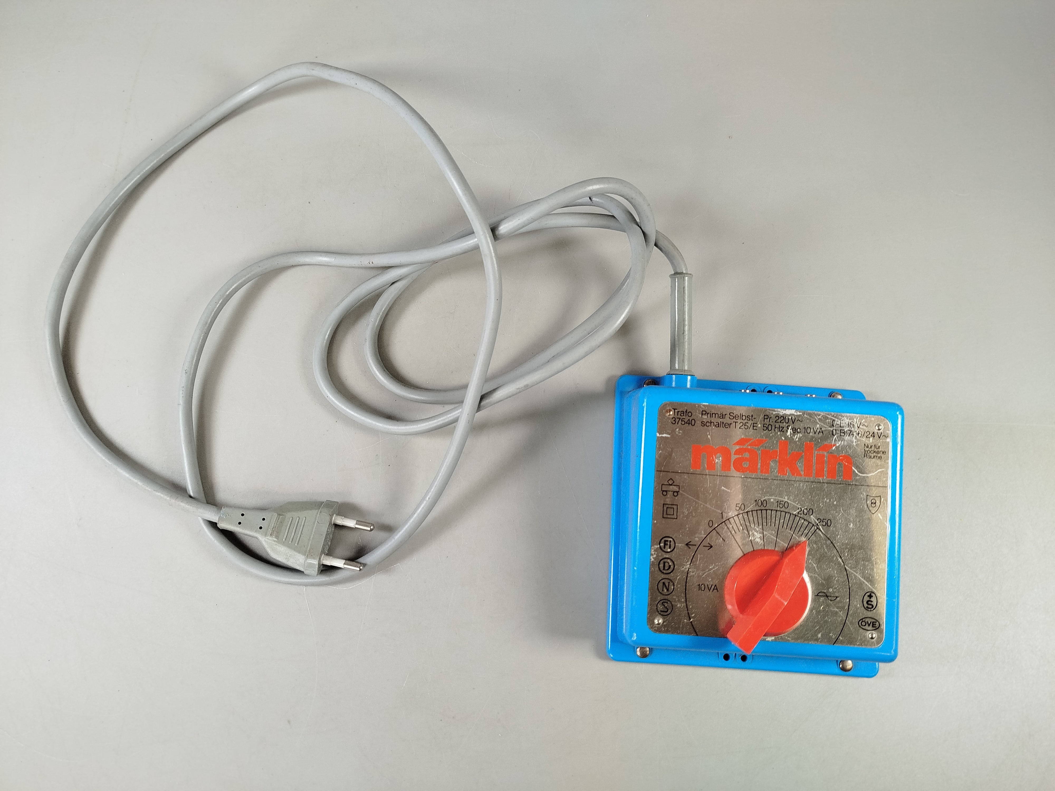 Märklin Modelleisenbahn Trafo 37540 – Steuergerät für Modelleisenbahn